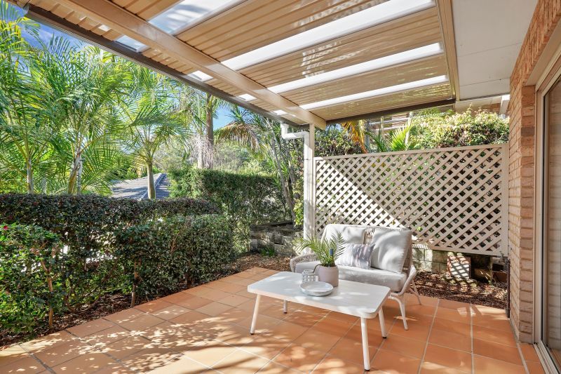 Private cul-de sac living