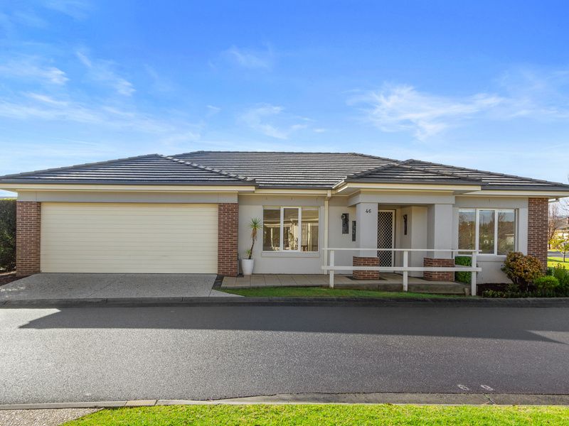 Updated Three-Bedroom Villa in Superb Location