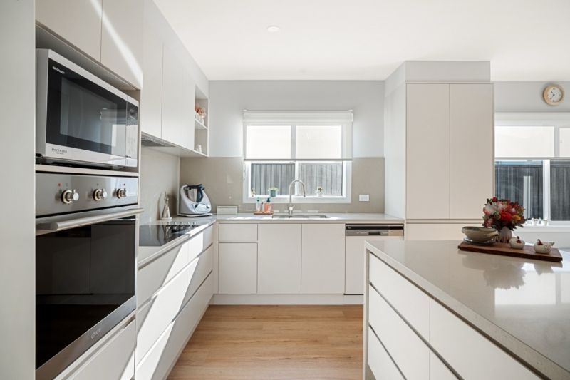 Lifestyle Communities Riverfield - This charming resale home won't last long!