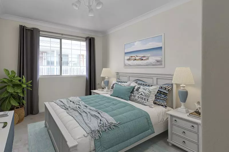 Gorgeous upper level sun-filled unit with leafy garden views