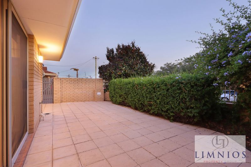 Street Front Home In Quiet Cul - De - Sac