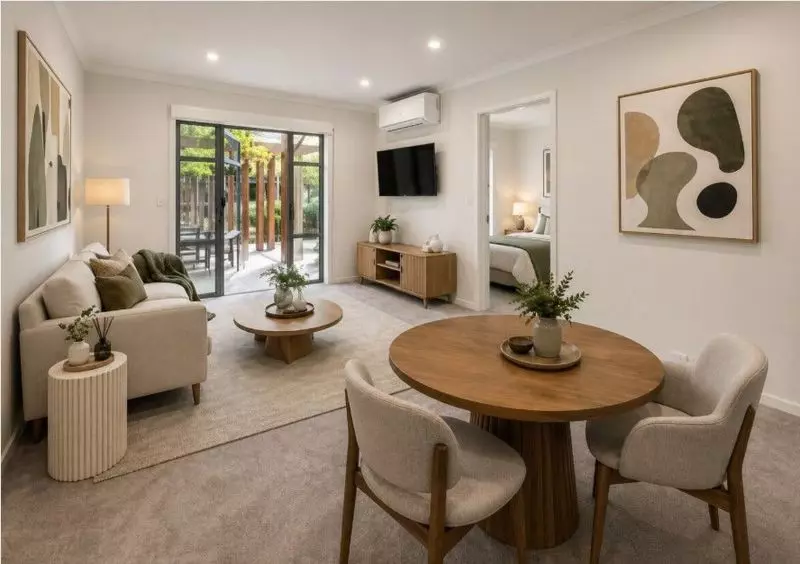 2-bedroom ground floor apartment, serene garden views!