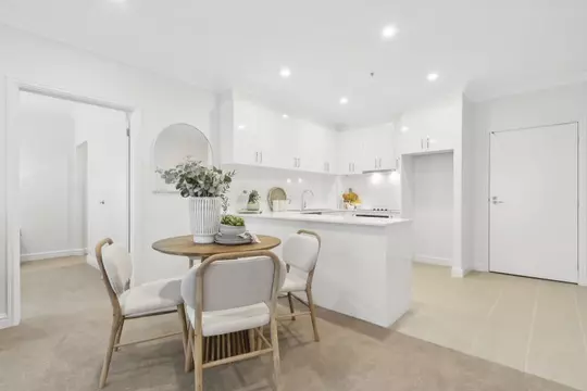 Large 2-bedroom,1.5 -bathroom ground-floor apartment