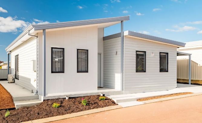 Modern open-plan living 3 bed home with outdoor deck