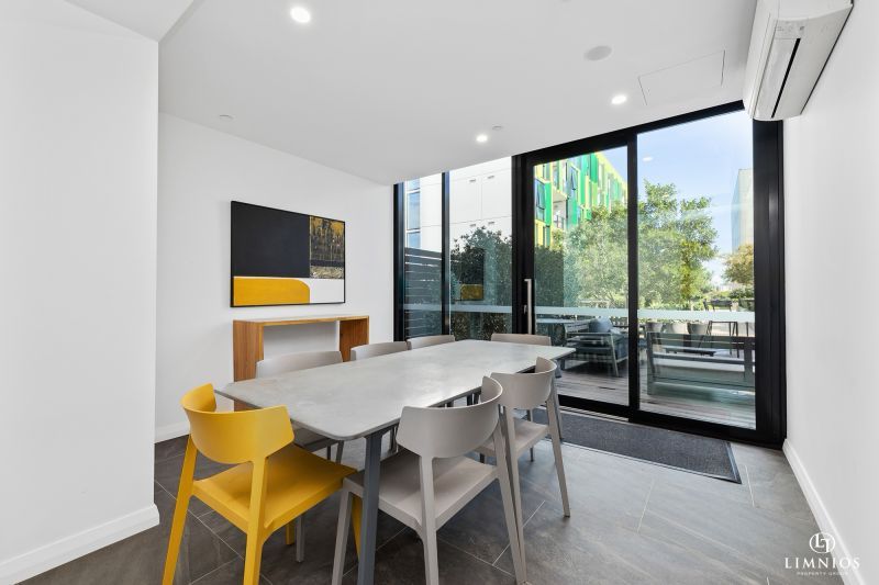 Contemporary Style Apartment in Perfect Location