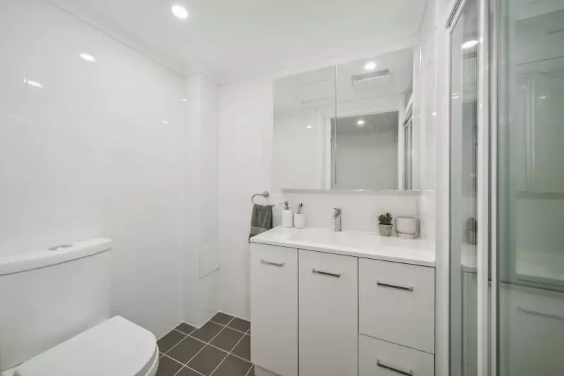 Large one-bedroom apartment