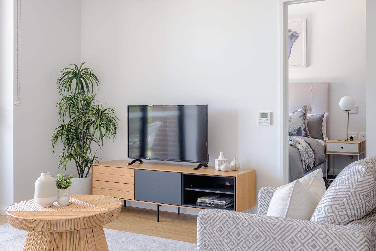Generous two-bedroom apartment with beautiful views