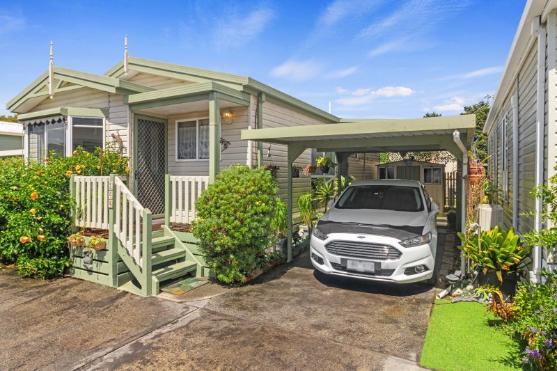 Recently Renovated Two Bedroom - Wake Up in Paradise Every Day