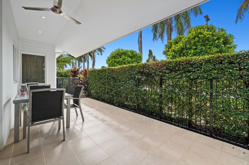 Lush Three Bedroom Corner Hideaway