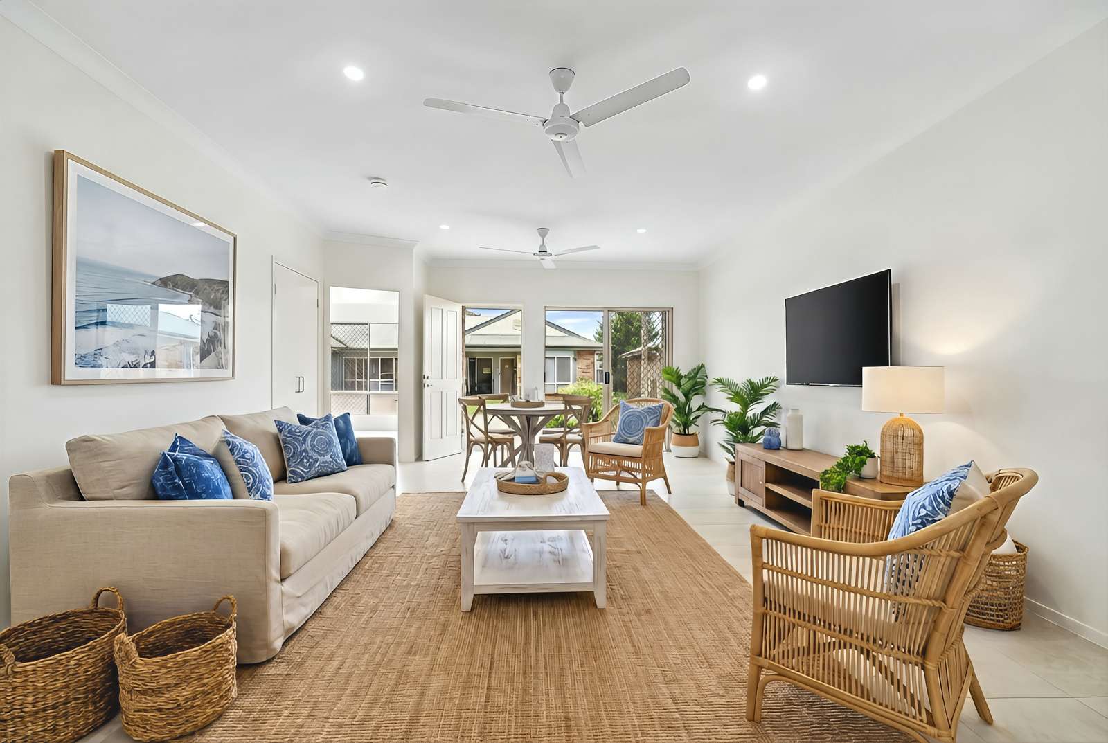 Two-bedroom villa with en-suite and garage