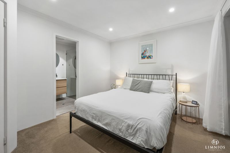 Standalone street front villa