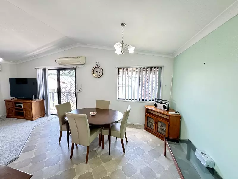 Neat & Tidy over 50’s living - GREENBANK GARDENS