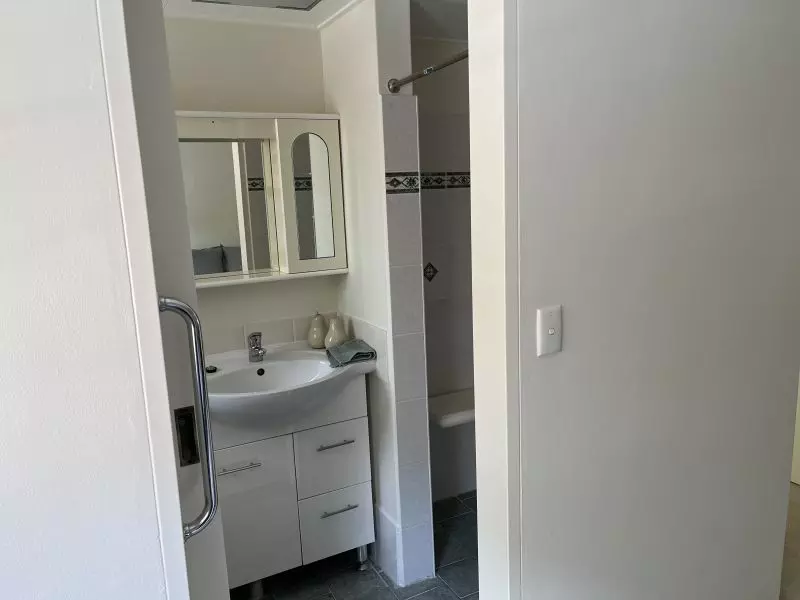 Under offer -Spacious ground floor one bedroom Serviced Apartment