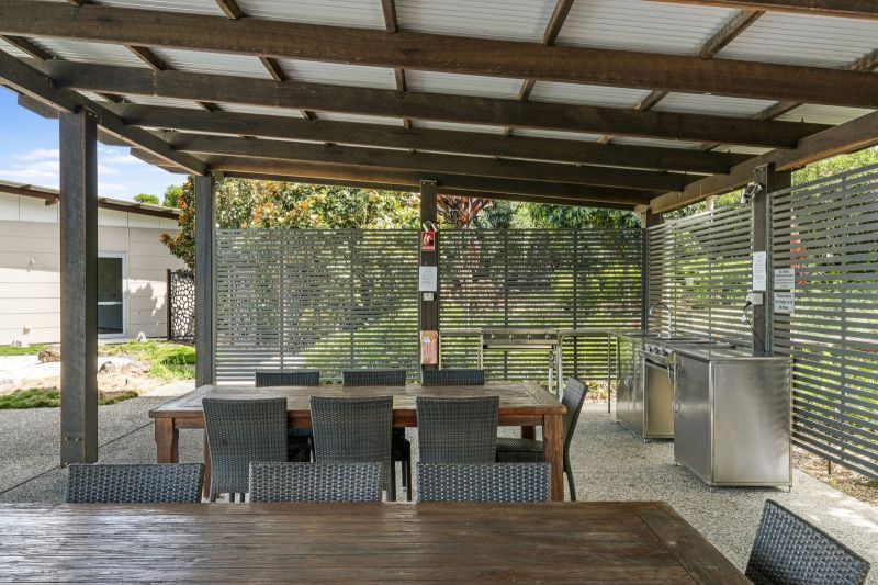 Spacious Living, Modern Three-Bedroom Design