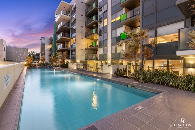 Resort Lifestyle On The City Fringe!