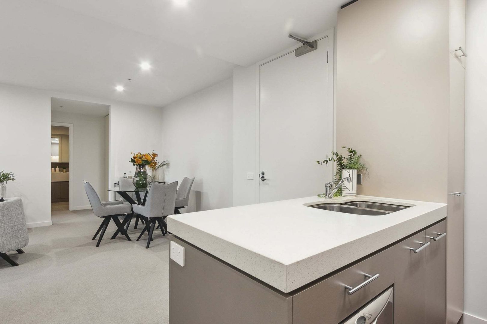 Modern, Light-Filled Apartment with Balcony and Secure Parking