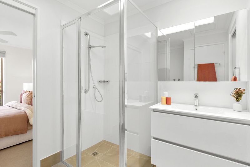 High Potential Unit with Garage and Extensive Refurbishment