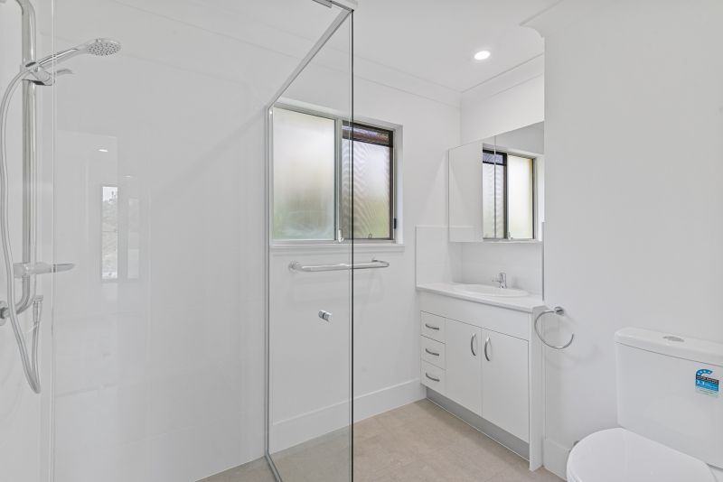 Elevated 2-bedroom villa surrounded by trees