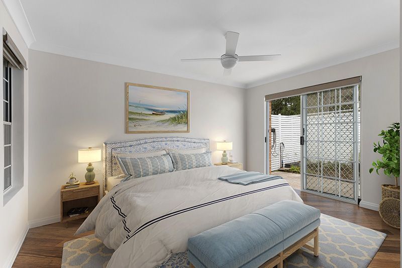 Rarely available 2 bedroom, spacious, immaculately presented ground floor villa