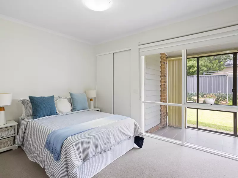 Lovely Villa with Courtyard and Sunroom