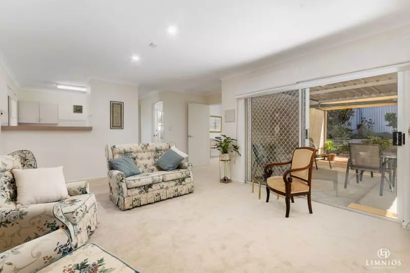 SOLD!. Beautifully presented, well maintained villa for the Over 55s