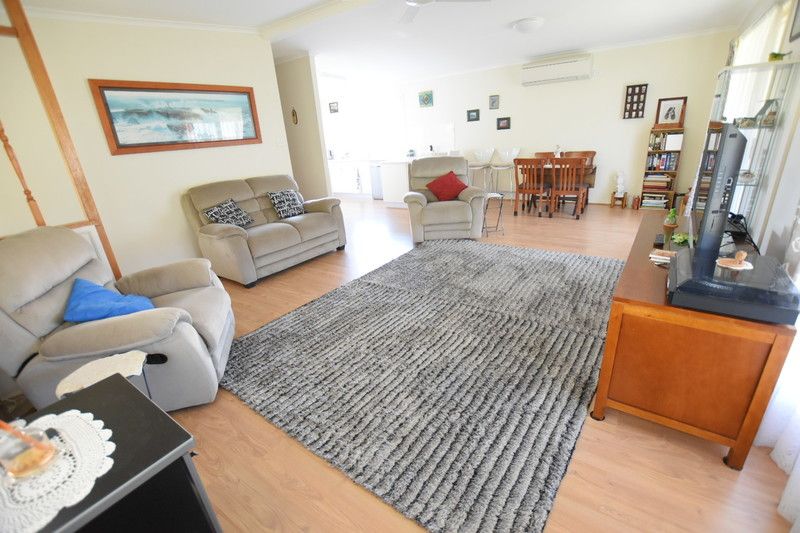 2 bedroom cottage style home with large wrap around verandah!