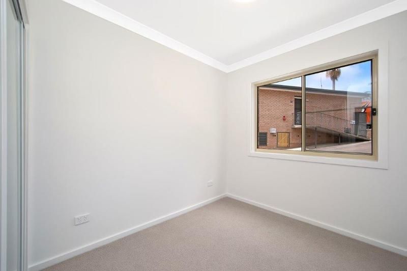 Stylish Villa with Stunning Bushland and Lake Views from Balcony