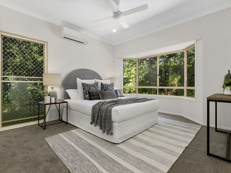 Spacious villa with lock up garage!