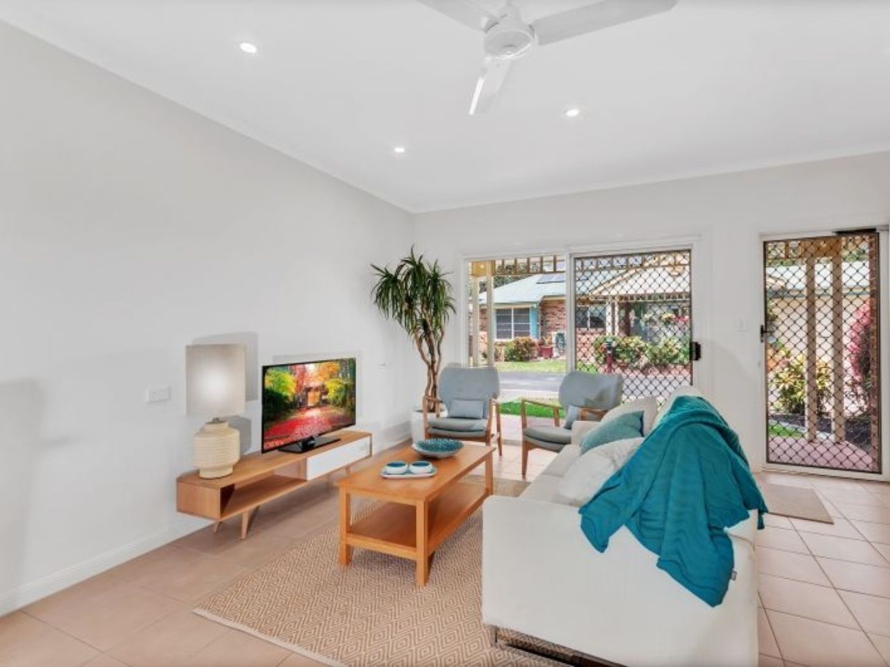 Great sized unit with fully enclosed private patio - The Parks