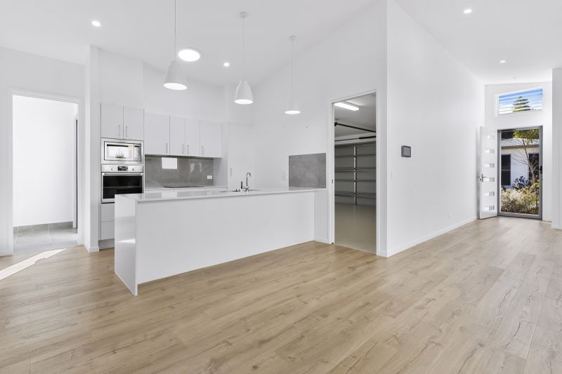 Stunning Contemporary Design!