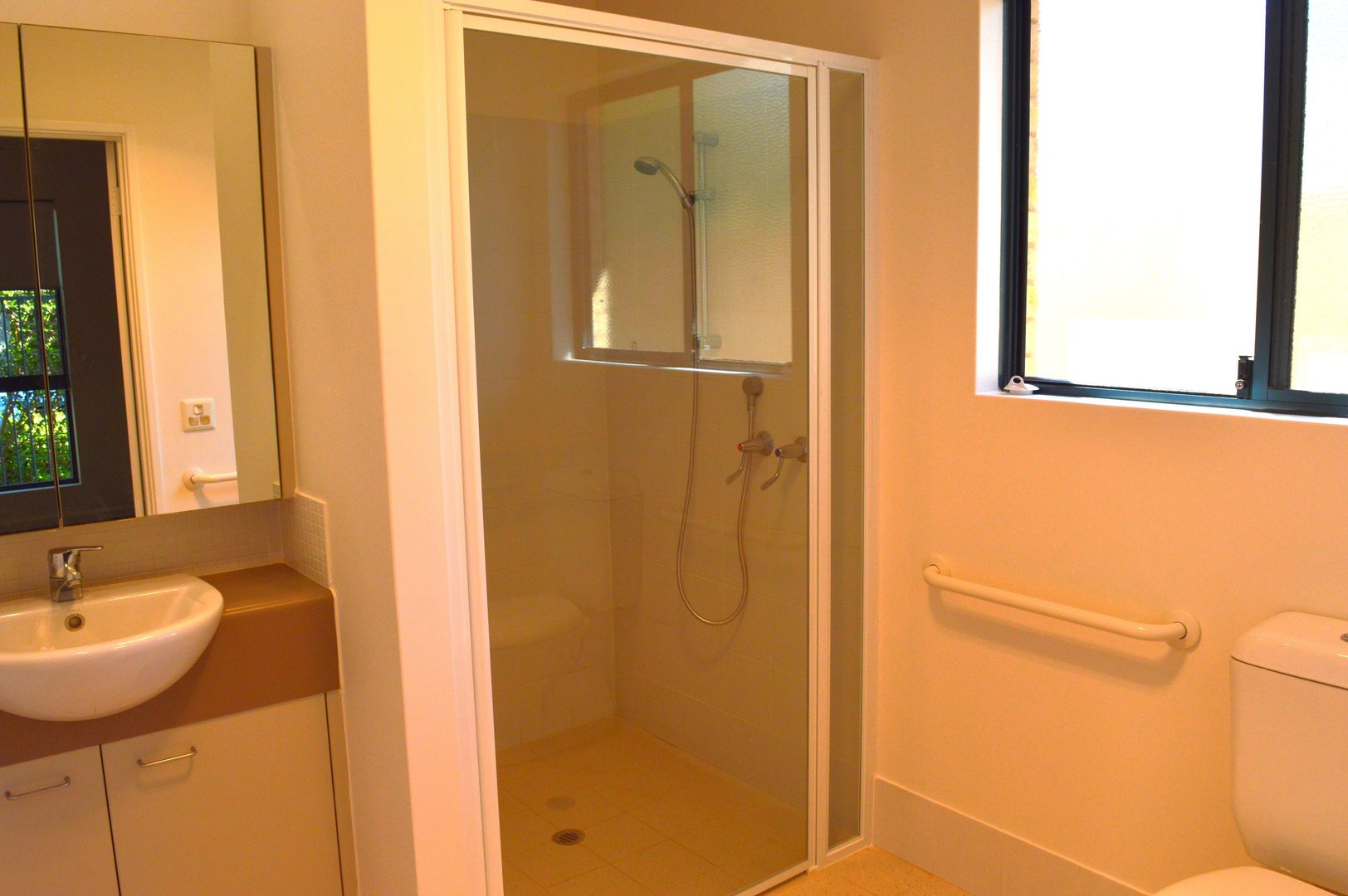 Exceptional 3 bedroom beachfront Independent Living Unit - Unit 51 Capecare Ray Village