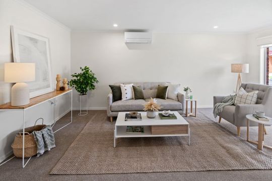Renovated Retirement Oasis with multiple car parks
