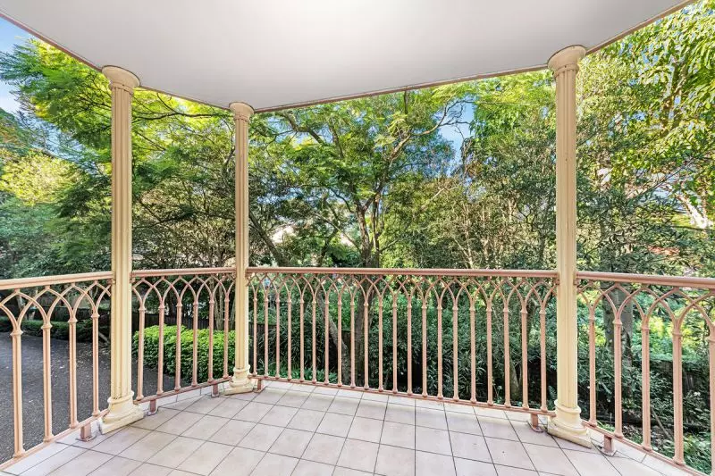 Premiere, East Facing  2 Bedroom Apartment with a Superb Layout.