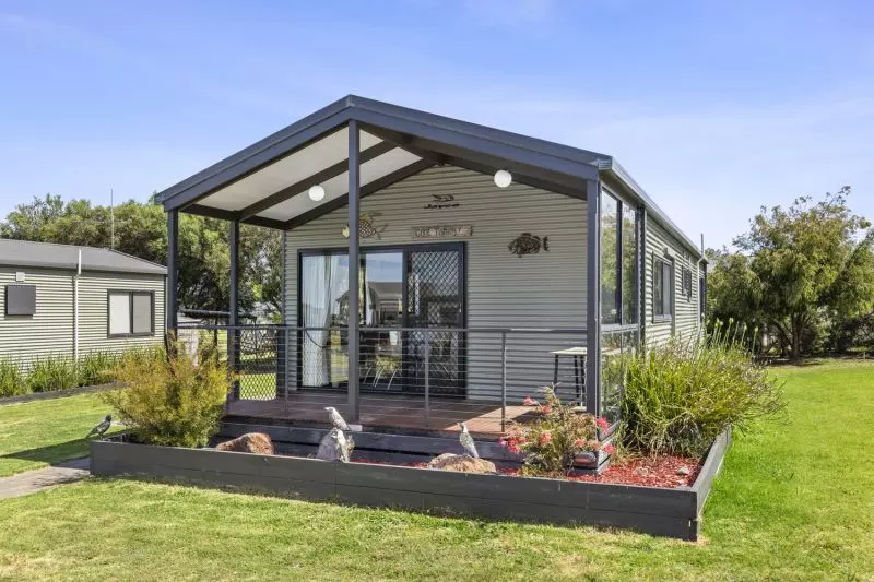 Relaxed Swan Bay Living