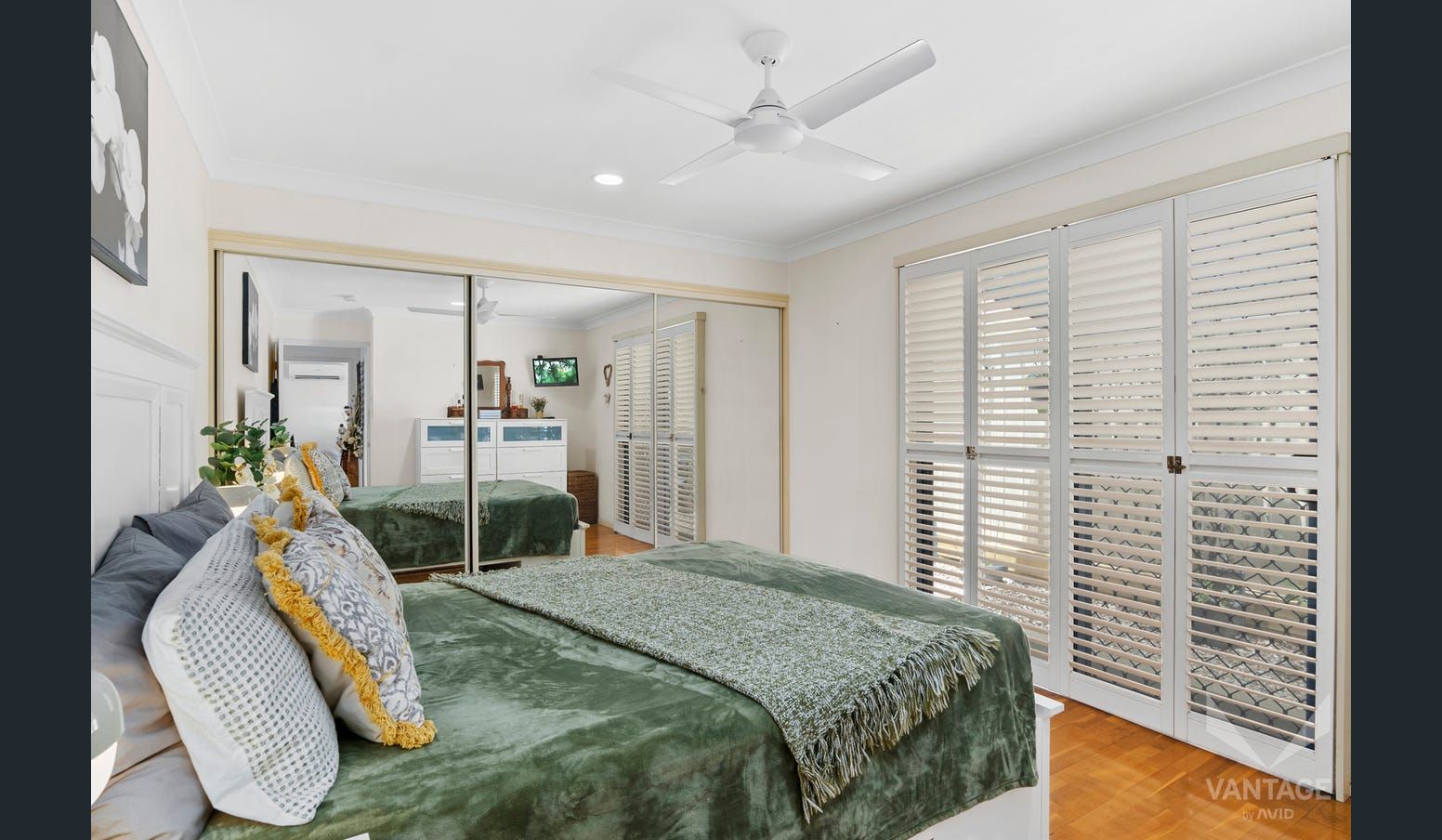 Quaint Cottage Feel with Huge Enclosed Verandah!