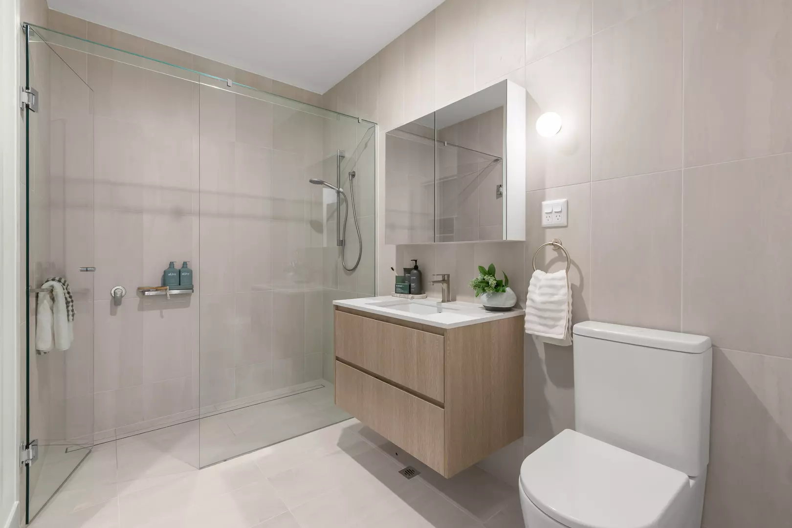 146/100 Station Street Burwood, VIC 3125