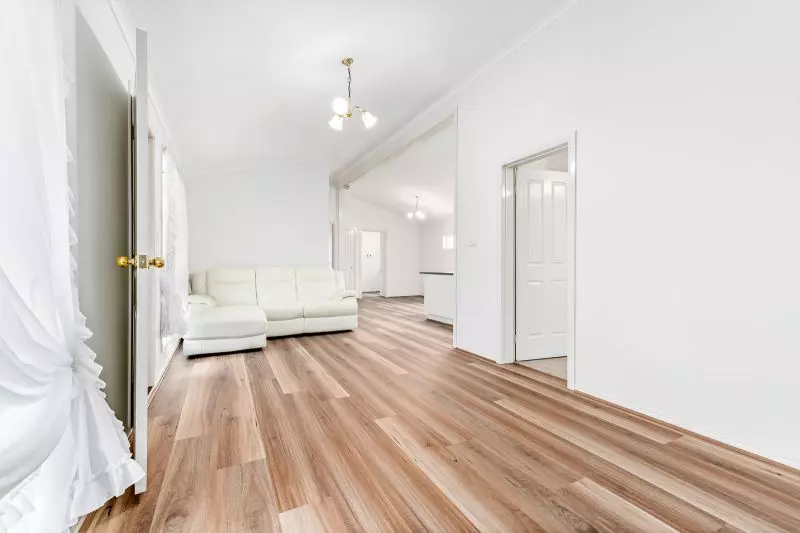 Outdoor Oasis – A Gardener's Dream Home!