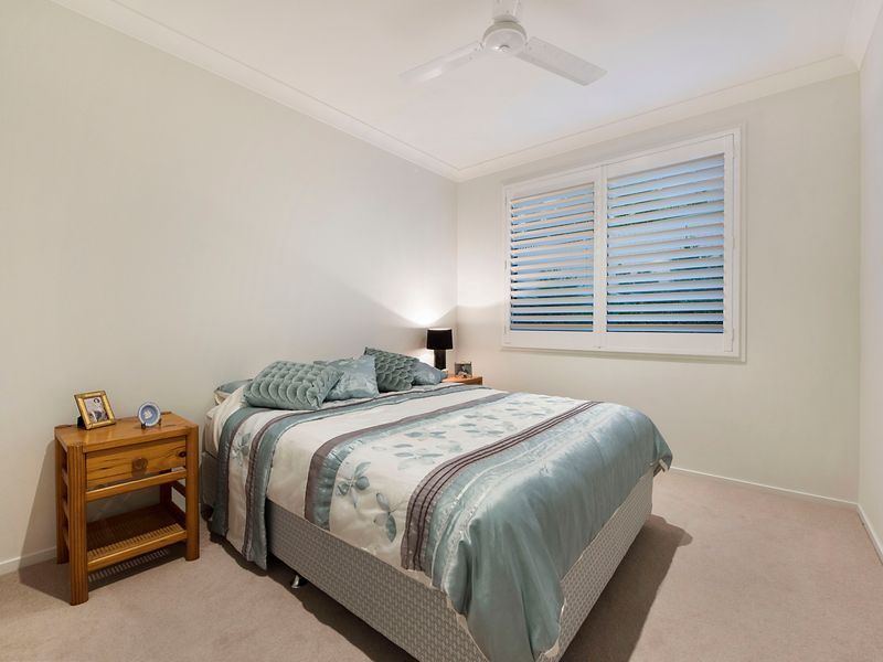 Luxury, Landing living