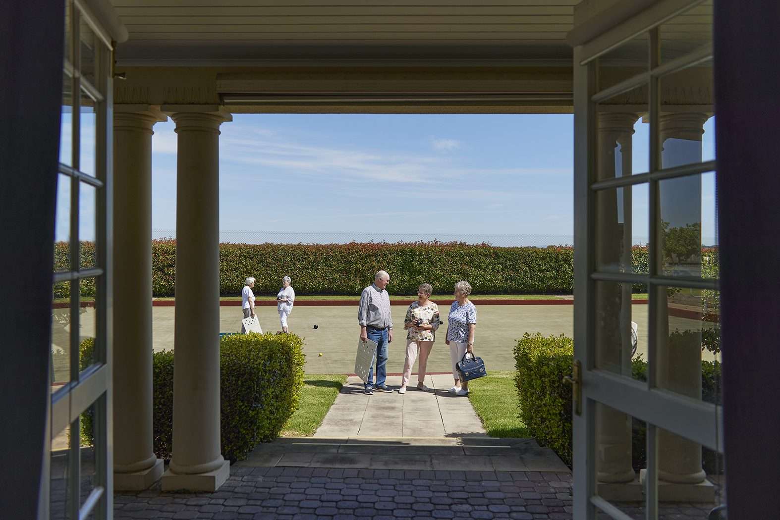 Peaceful Court, Premium Outlook