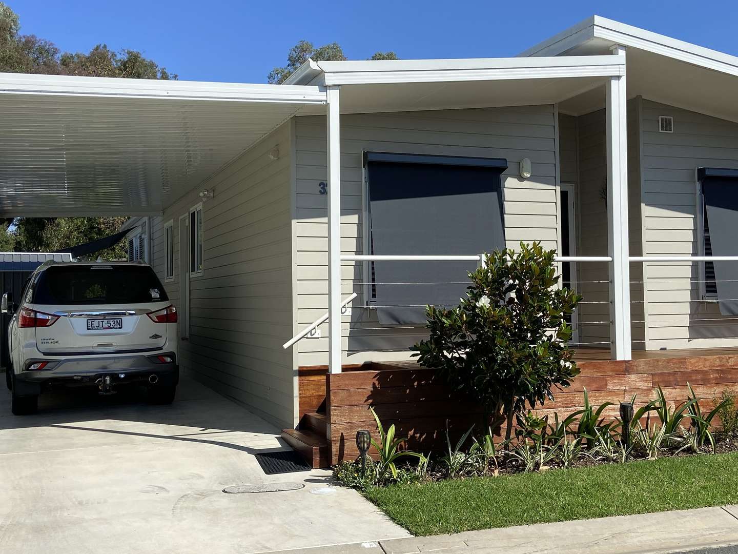 Albury Gardens Lifestyle Village - Near New 3 Bedroom Home