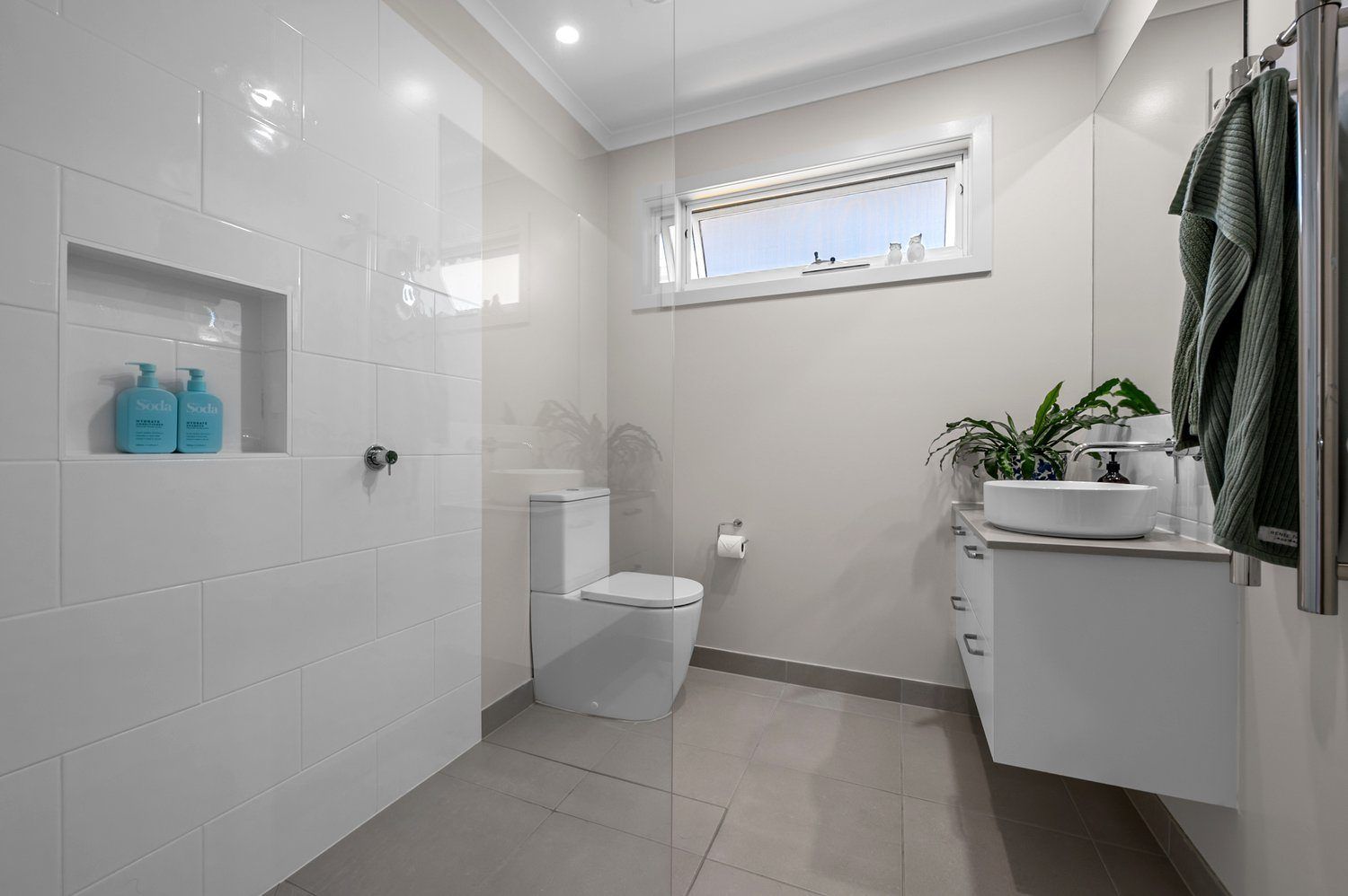 Elegant Home, Premium Extras