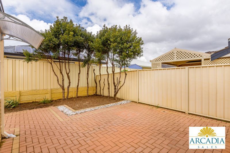 ARCADIA WATERS MADDINGTON - 2 Bedrooms and Stone Bench Tops