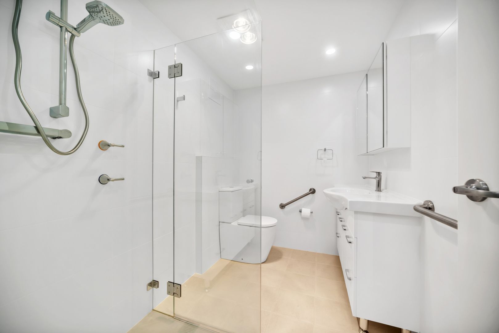 Refurbished and Spacious 2 Bedroom Home