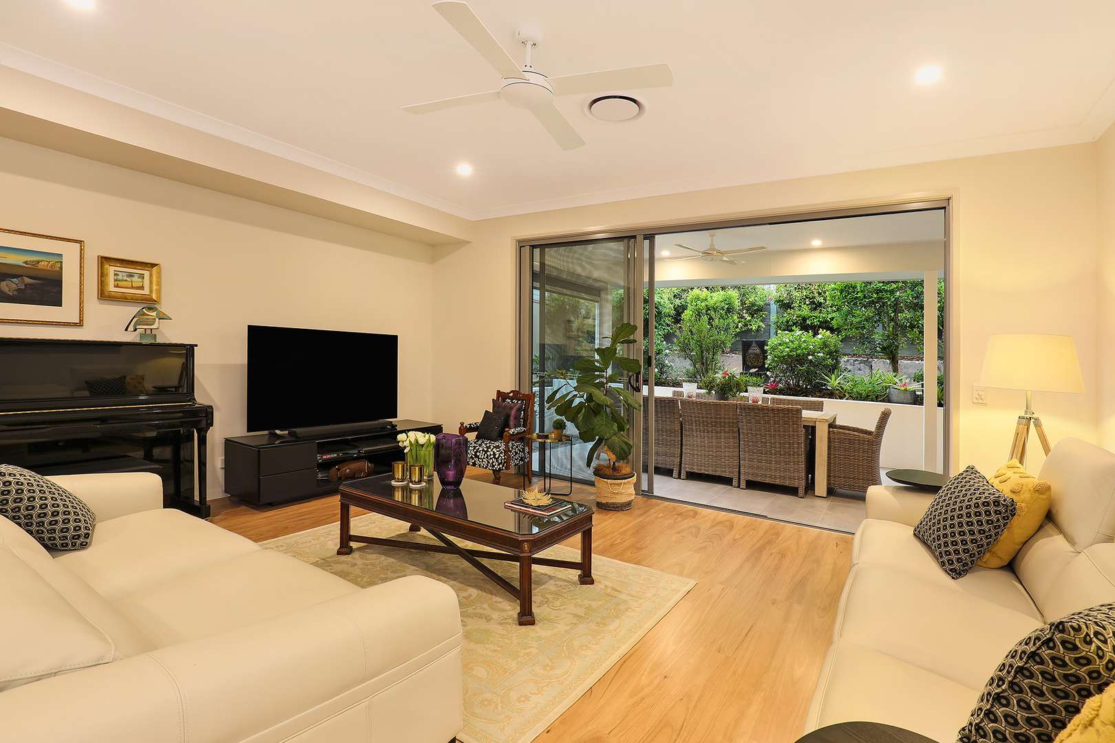 V118 Halcyon Lakeside