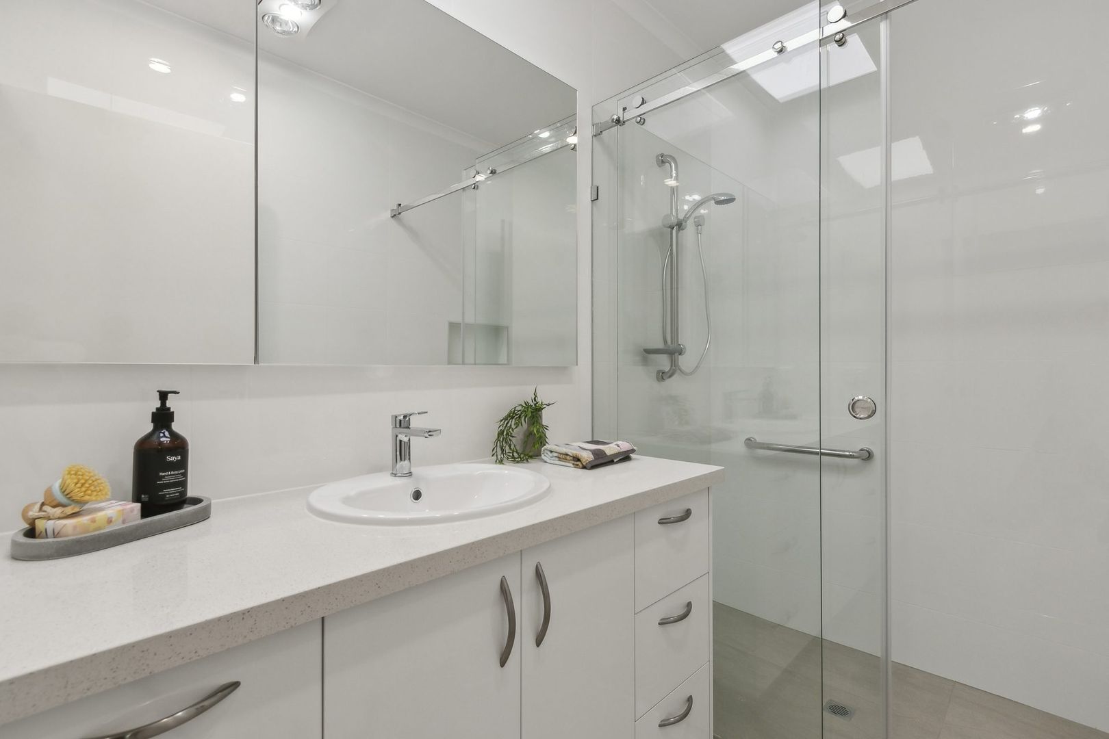 Refurbished 2-Bed Villa, Steps from the Community Centre