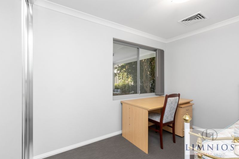 Street Front Stunner !