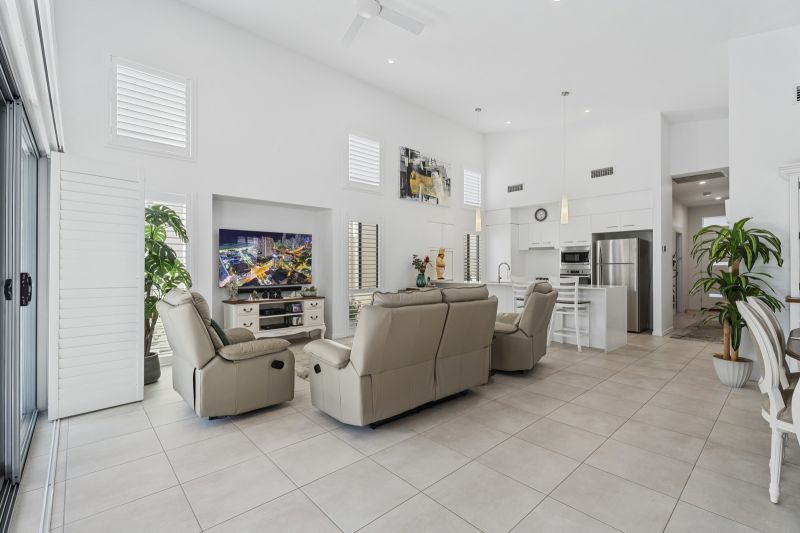 Site 82 - Established Heron