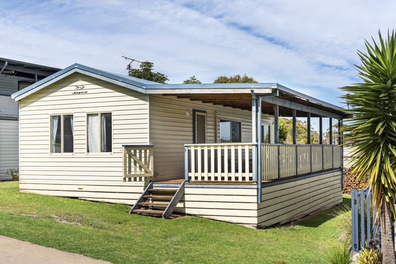 Lakeside Living with Stunning Water Views