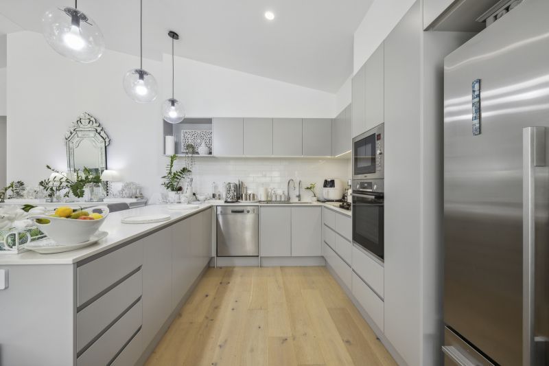 Elegant 3 Bedroom Home - Spacious and Bright!