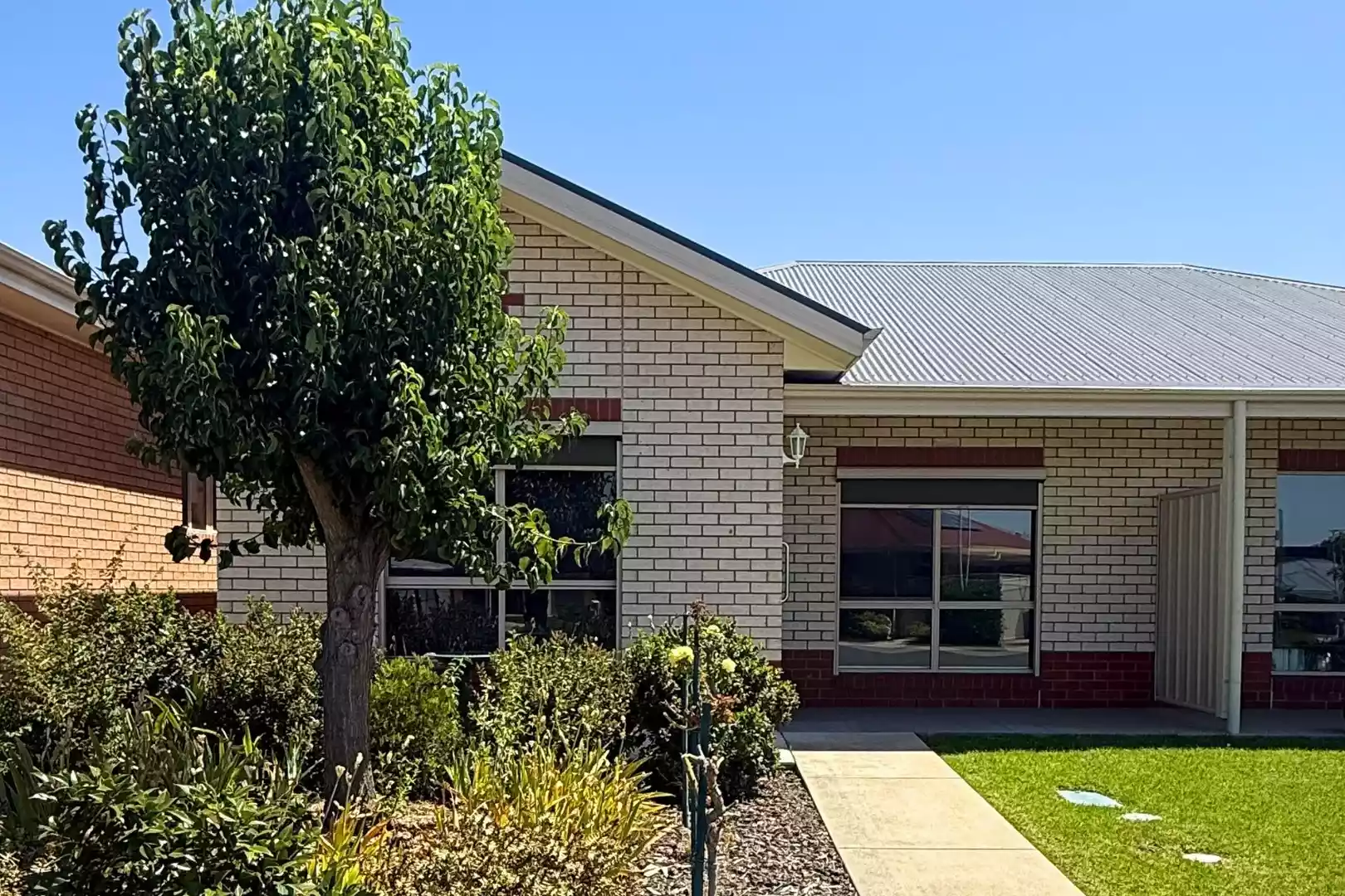 Over 55s Living: Charming 2-Bedroom Unit